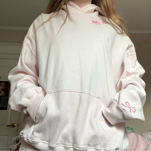 Hollister Light Pink Floral Hoodie Sweater - Picture 2 of 4